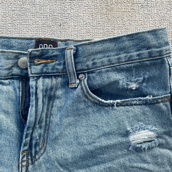 Urban Outfitters BDG Girlfriend High-Rise Distressed Denim Short Size 29 - Picture 5 of 7